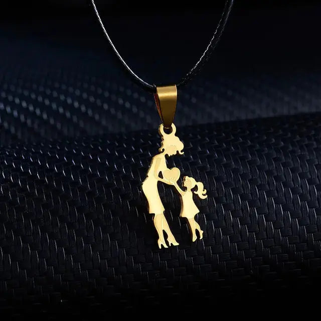 Mama Letter Pendant Necklace BrightBox