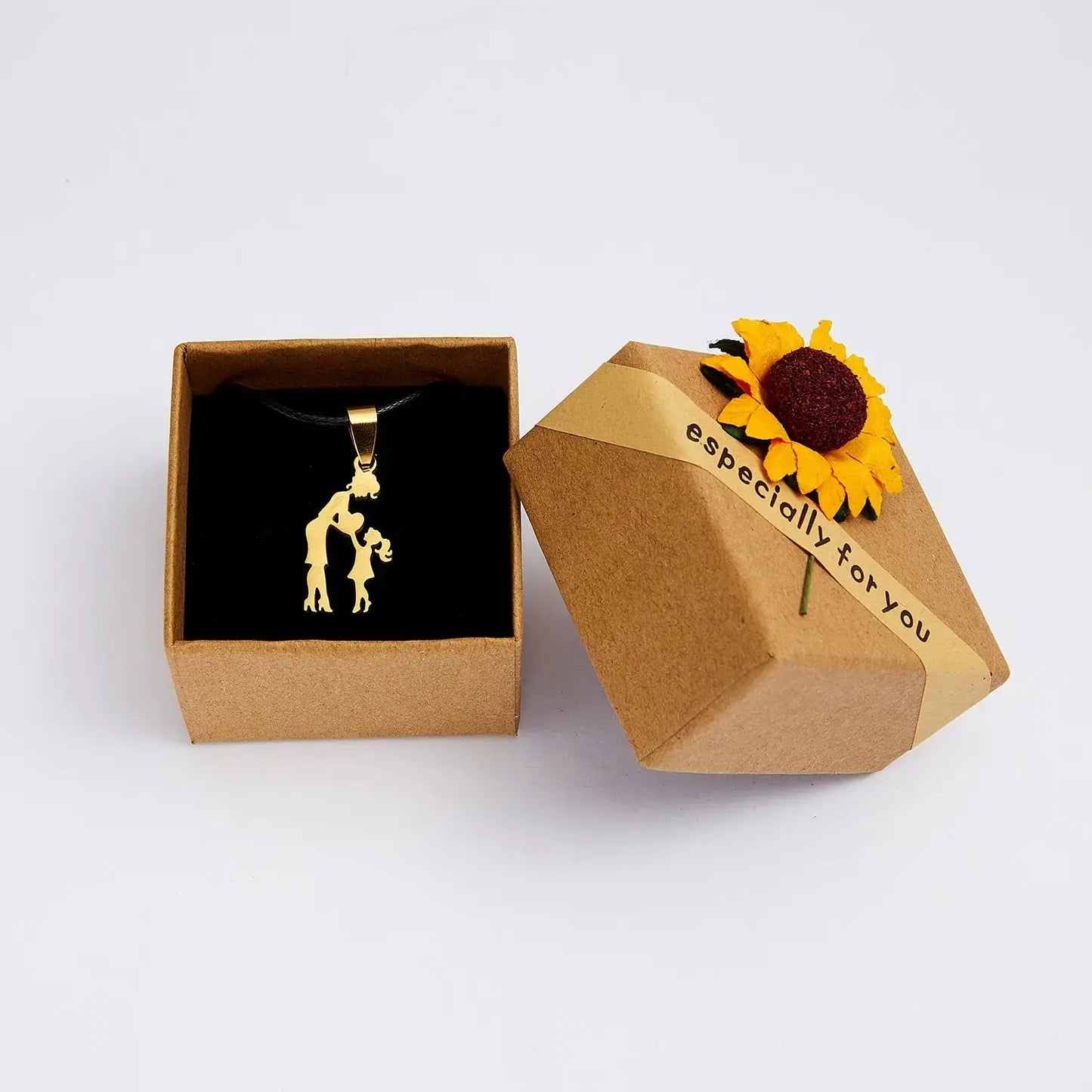 Mama Letter Pendant Necklace BrightBox
