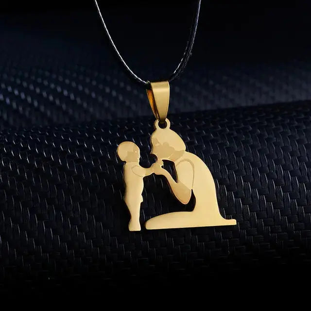 Mama Letter Pendant Necklace BrightBox
