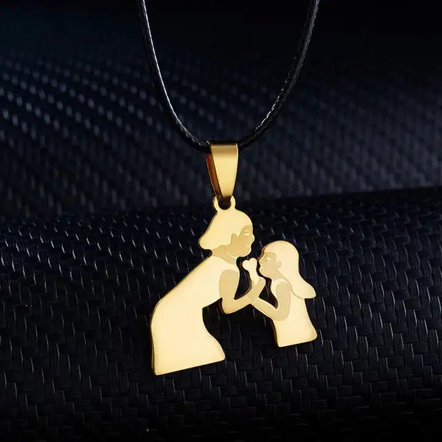 Mama Letter Pendant Necklace BrightBox