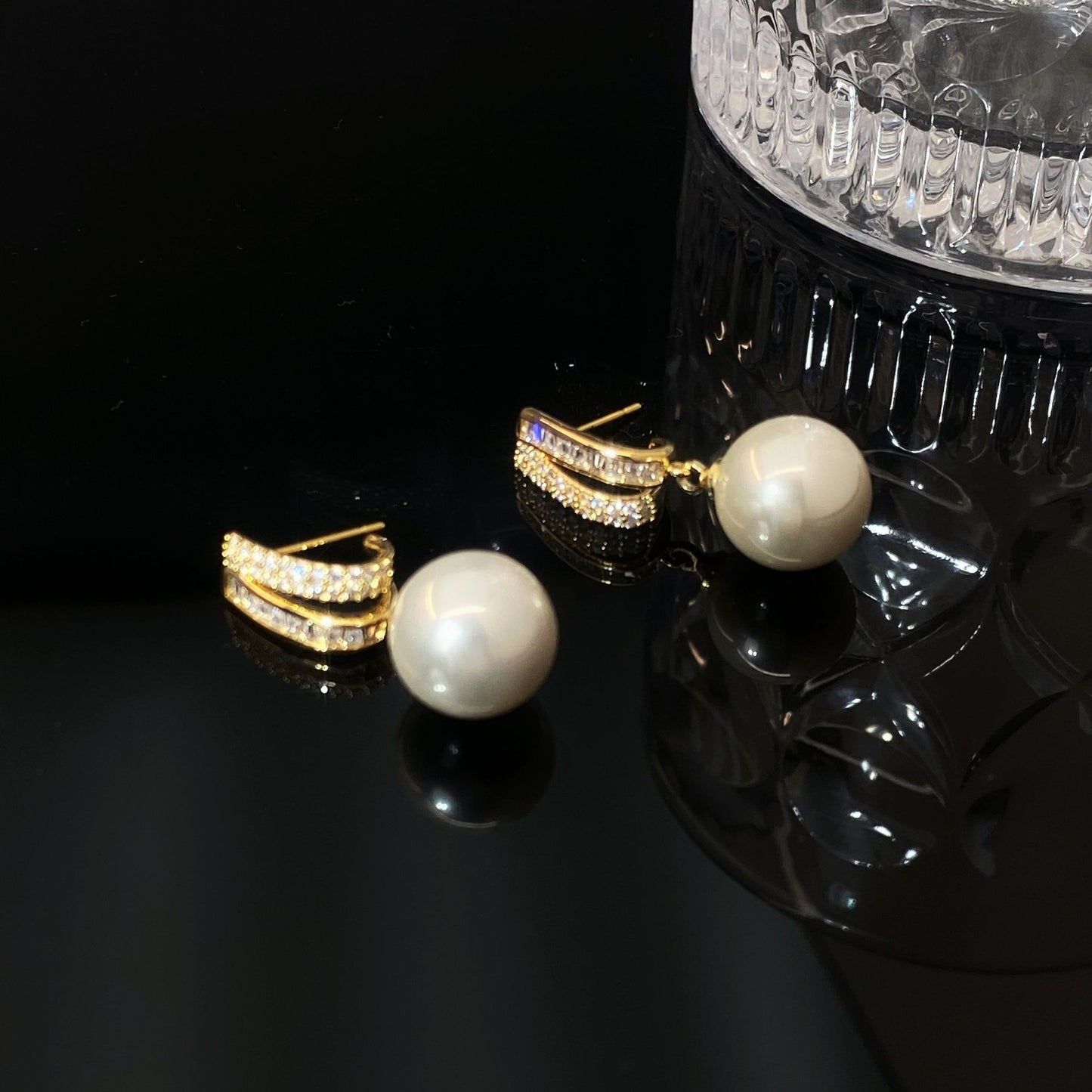 Micro Inlaid Pearls Earrings