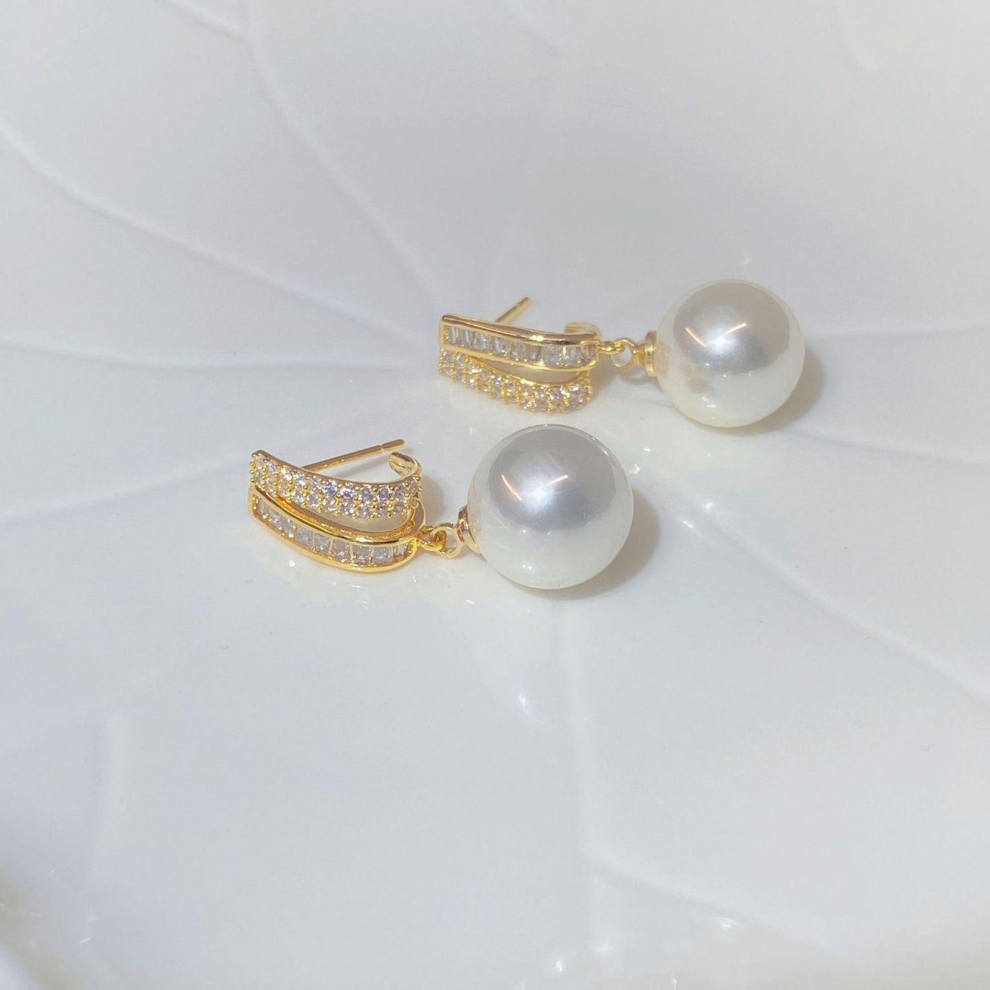 Micro Inlaid Pearls Earrings