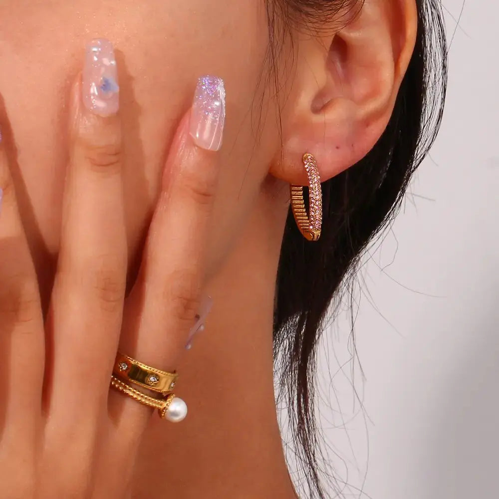 V-Shaped Crystal Pearl Earrings BrightBox